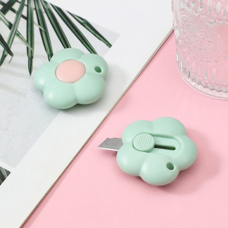 Mini Kreative Blume Form Praktische Kunst Messer Büro Schreibwaren Cartoon Messer Schule Liefert grün