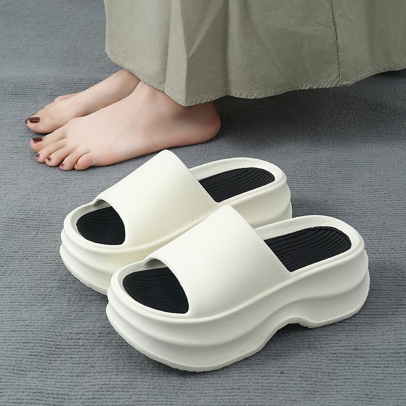 Dicke EVA-Hausschuhe, Sommer-Hausschuhe für Damen, tragen Sie Plateausandalen für Zuhause, modische Oberbekleidung, rutschfeste, erhöhte Hausschuhe für Damen 36 weiß