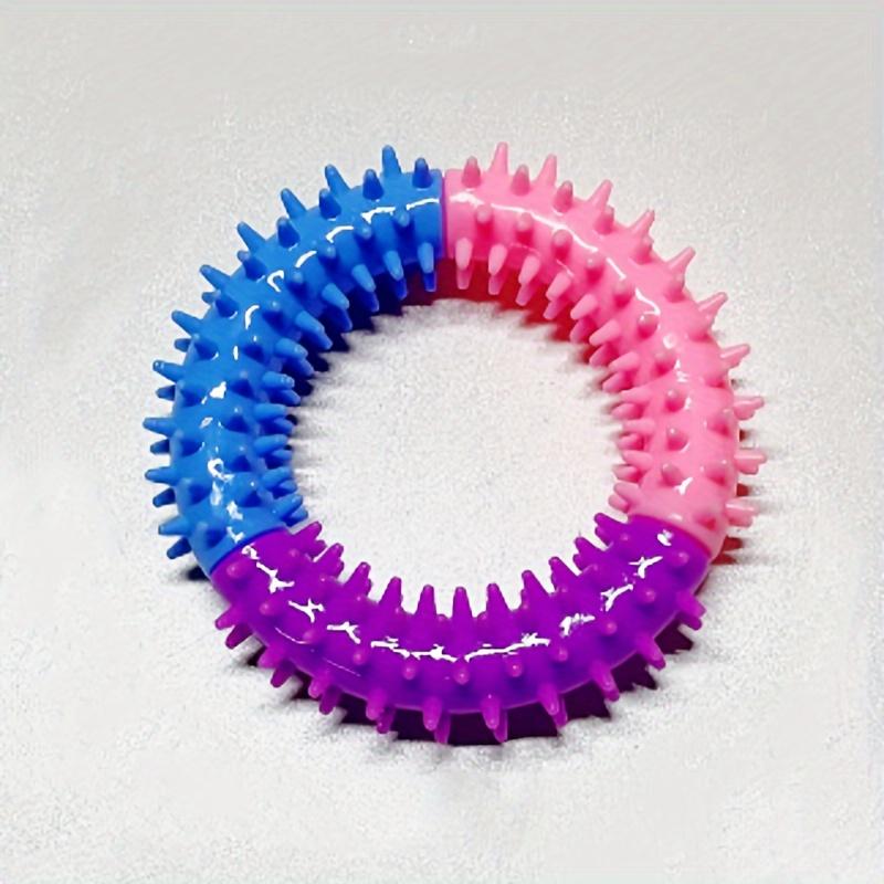1 Stück TPR Hund Langlebiges Kauspielzeug, Dreifarbiger Stachelring Hund Interaktives Spielzeug, Zahnreinigungs-Trainingsspielzeug Haustierbedarf, Weihnachtsgeschenke 1pc