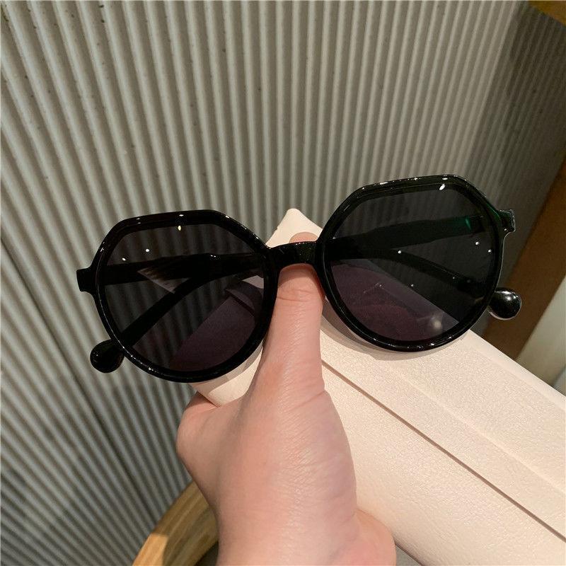 Vintage Damen Sonnenbrille runder Rahmen Mode Outdoor Strand Urlaub Sonnenbrille nicht polarisierte Brille grau/schwarz