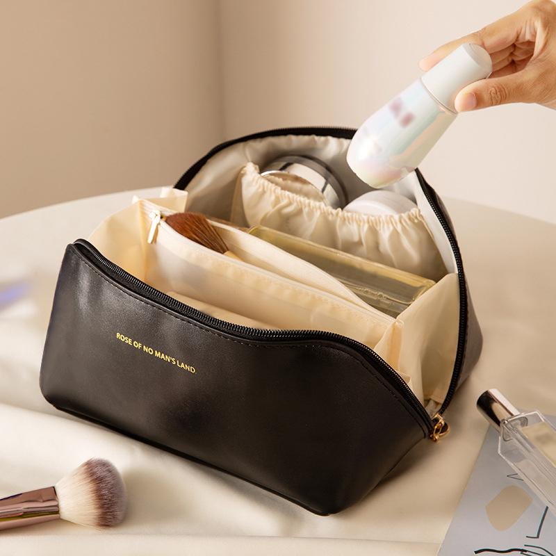 Große Leder-Reise-Kosmetiktasche für Damen, Kosmetik-Organizer, Make-up-Tasche mit hoher Kapazität, Aufbewahrungstasche für Damen-Make-up-Box schwarz