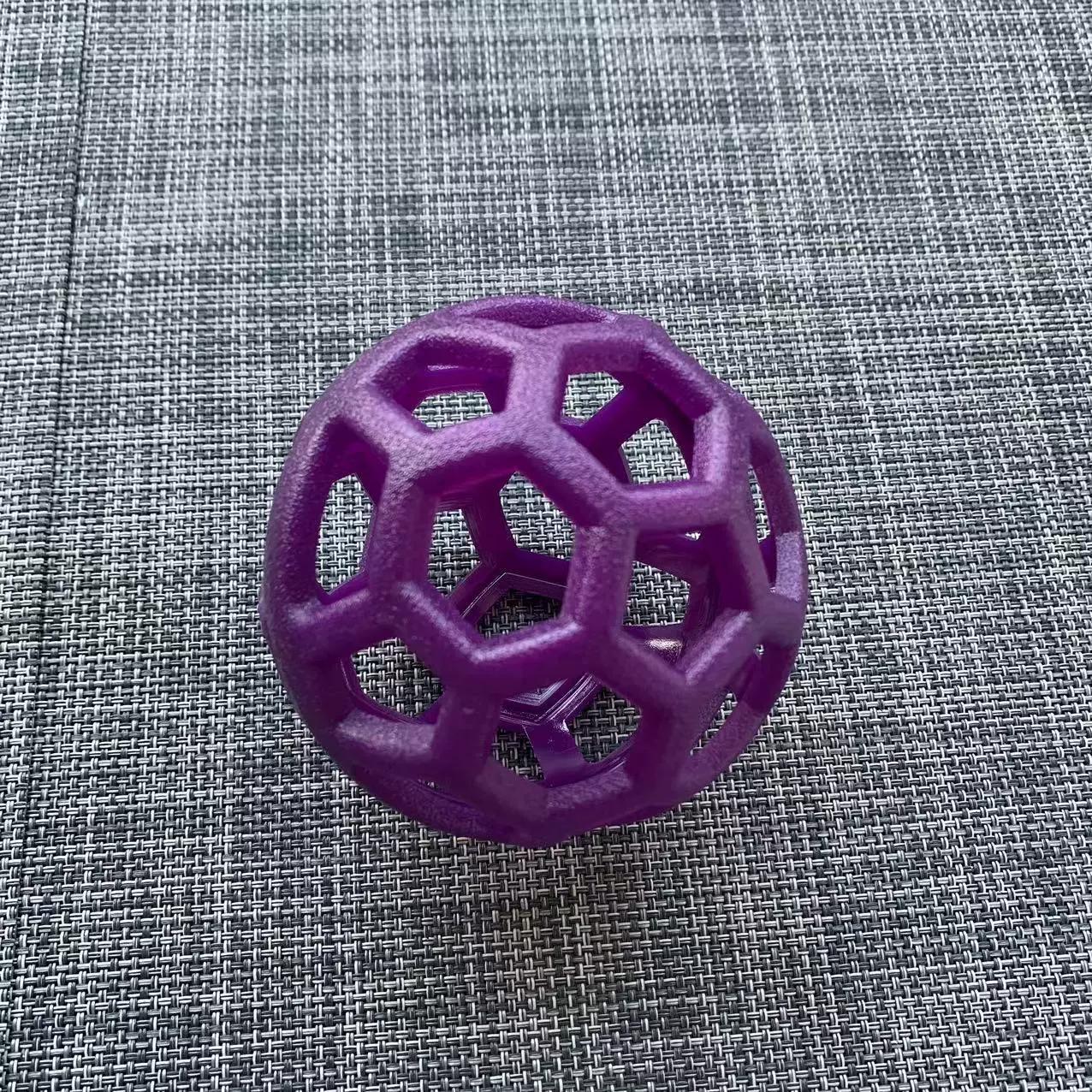 Hund Naturkautschuk Kauspielzeug Hund Geometrischer Sicherheitsball Haustier Interaktive Bälle Welpentraining Spielen Zahnreinigung Hohles Spielzeug violett