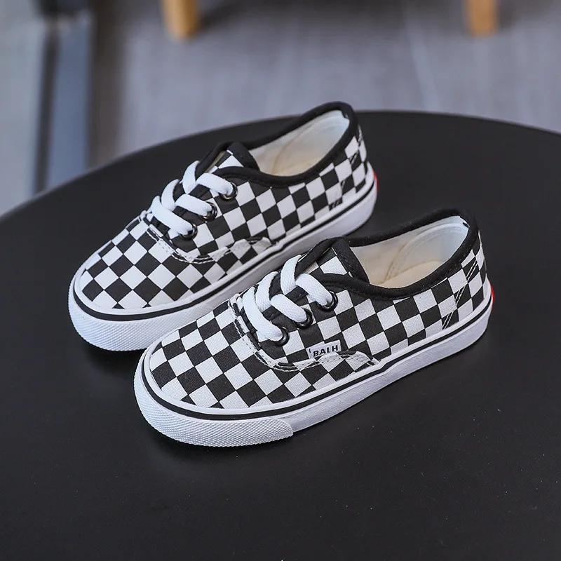 Kinder Casual Schuhe 2024 Sommer Neue Junge Leinwand Schuhe Mädchen Sport Schuhe Mode Bord Schuhe Studenten Kleine Weiße Schuhe Kinder Schuhe zapatillas 35-insole22cm schwarz weiße