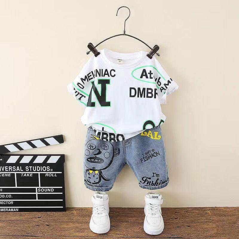 Kinderkleidung Jungen-Sommeranzug, Cartoon-Junge im westlichen Stil, All-Match-Kurzarm-Zweiteiler für Kinder, kurze Hose + T-Shirt-Anzug 90 weiß