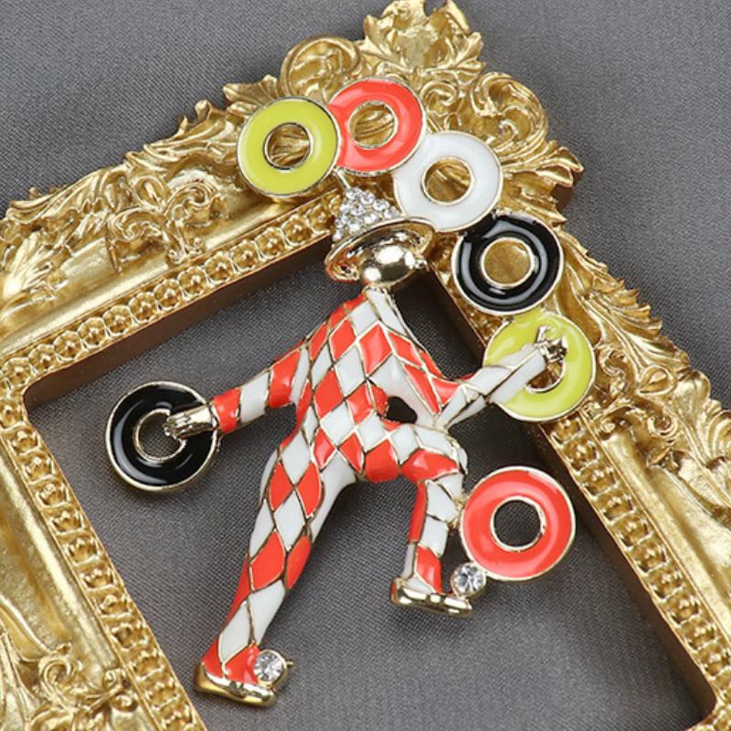 Blucome Legierung Emaille Pins Vintage Zirkus Clown Replik Brosche für Frau Mann Anzug Schal Weihnachtsgeschenke rot