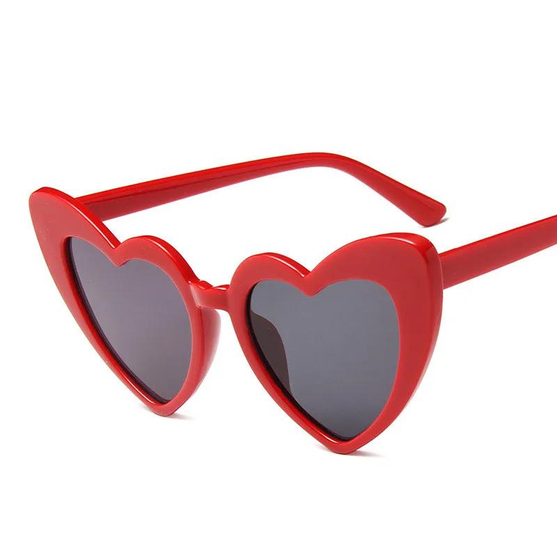 Mode Kunststoff Damen Herz Übergroße Sonnenbrille Retro Marke Designer Vintage Verlauf Cat Eye Sexy Damen Sonnenbrille UV400 rot