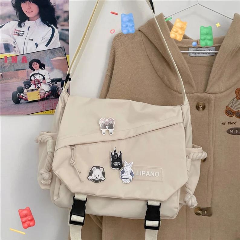 Süße Tasche, Kawaii Schulrucksack, Messenger Bag, Anime Crossbody Bag, Tote Schultertasche mit Anhänger weiß