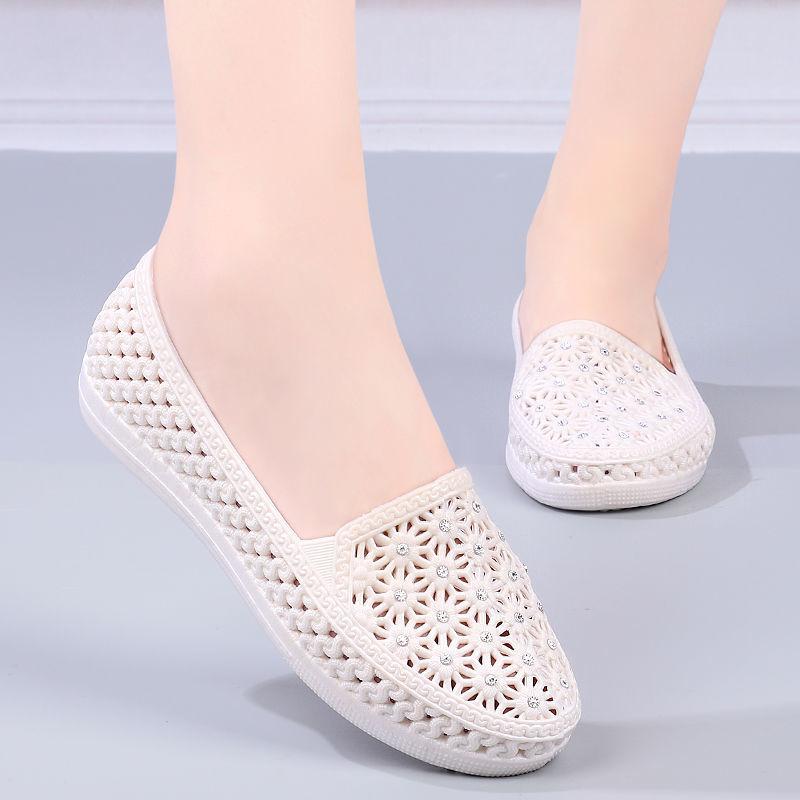 Sommer Damen Sandalen Loch Schuhe Damen Strandschuhe Reisen rutschfeste undichte Damen Sandalen Treibende Schuhe Arbeitsschuhe 36 weiß