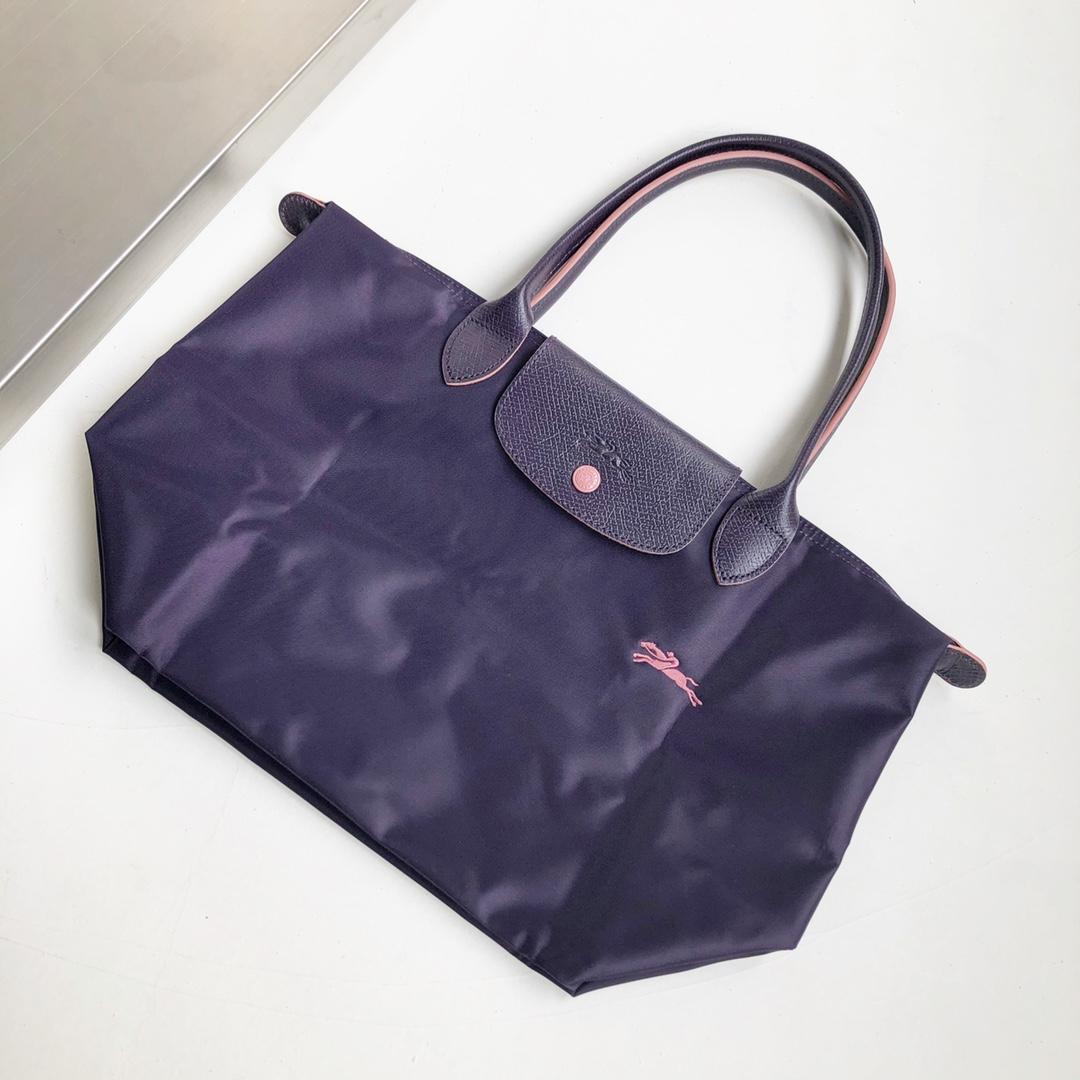 Neue Designer-Tasche Nylon Damen Handtaschen mit Logo Knödel Strandtasche Luxus-Marken-Einkaufstaschen mit Ledergriff Tragetaschen S 28cm violett