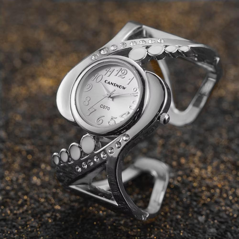 Luxus Damen Armreif Armbanduhr Damen Elegante Quarzuhr Weiblich Strass Mode Uhr Mädchen Armbanduhr Saati Relojes silber