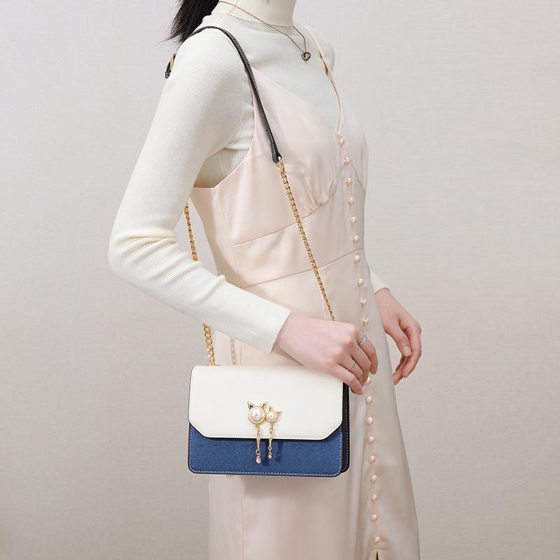 Herbst und Winter Kleine Taschen für Damentaschen Trendy Nischen Vielseitige Umhängetaschen Modische Schulterkettentaschen white