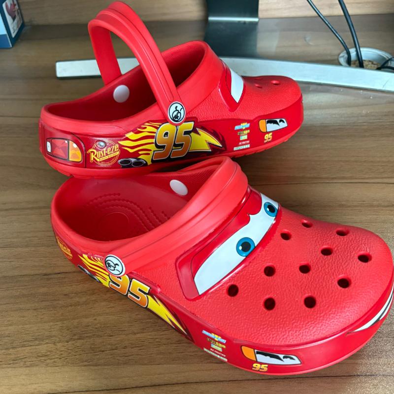 Neueste Mcqueen Kinder Clogs Animationsloch Design Wasserdicht Rutschfest Uni Rot Fleece Gefüttert Outdoor Indoor Freizeit Weihnachtsgeschenke M4-W6 brown