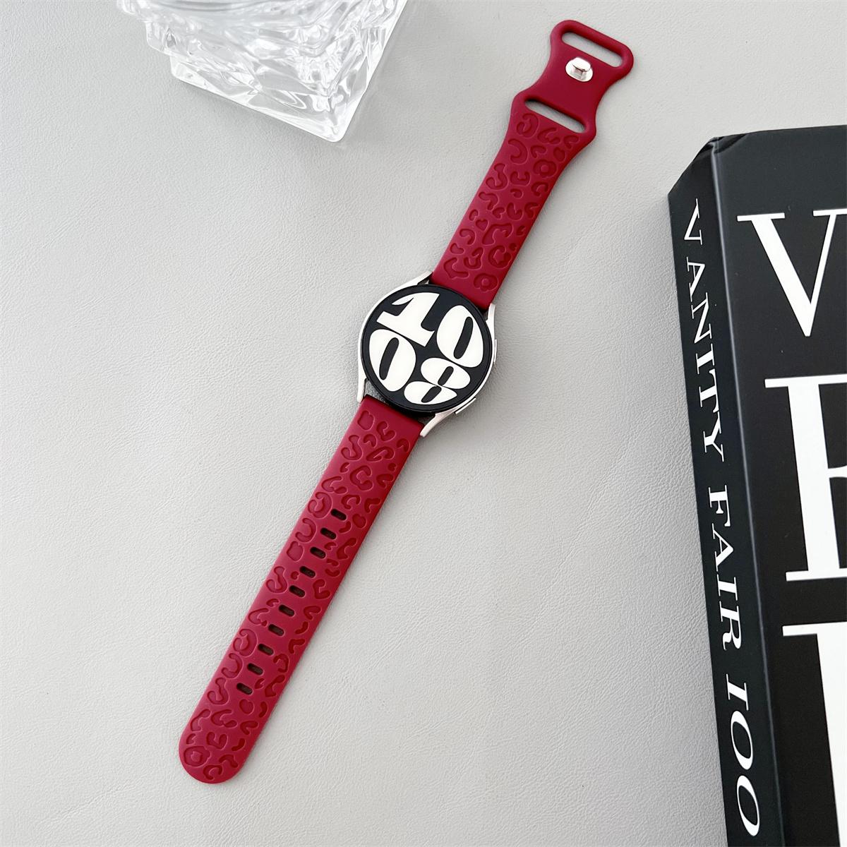 20 mm 22 mm Armband mit Leoparden-Gravur für Samsung Galaxy Watch 6 5 4 40 mm 44 mm Gear S3 Silikonarmband mit niedlichem Muster 6Classic 43 mm 47 mm Active 2 22mm rot