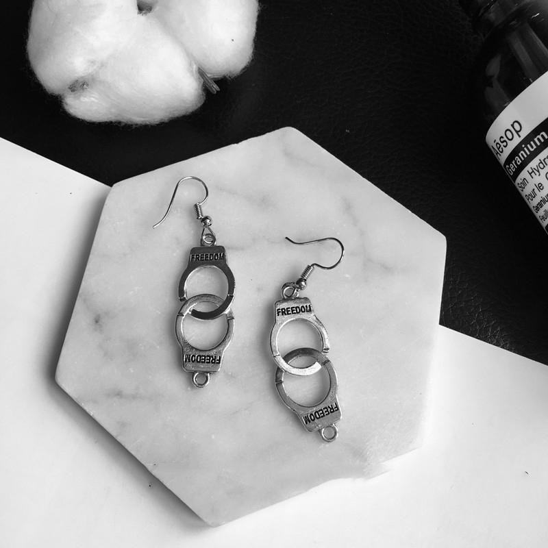 FJewelry Metall-Ohrringe, modisch, schlicht, kreativ, cool, für Damen, Tropfenohrringe, interessante Klingen-Handschellen 6