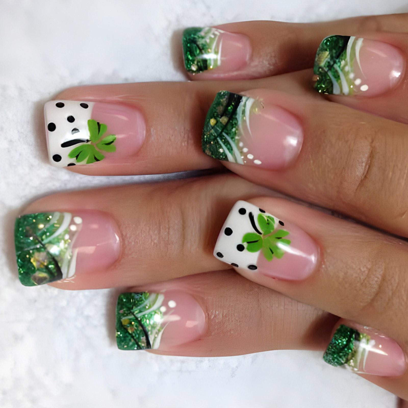 24 Stück French Tip Aufdrücknägel Kurz Falsche Nägel Kleeblätter Aufklebenagel St. Patricks Day Acrylnagel für Frau