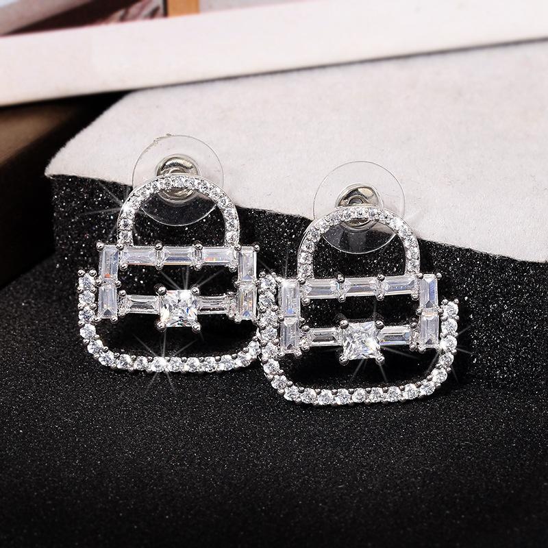 Perlenbeutel-Ohrringe, leichte, luxuriöse Diamant-Design-Ohrringe, weibliches Temperament, Ins, Promi, elegante, vielseitige Ohrringe gray