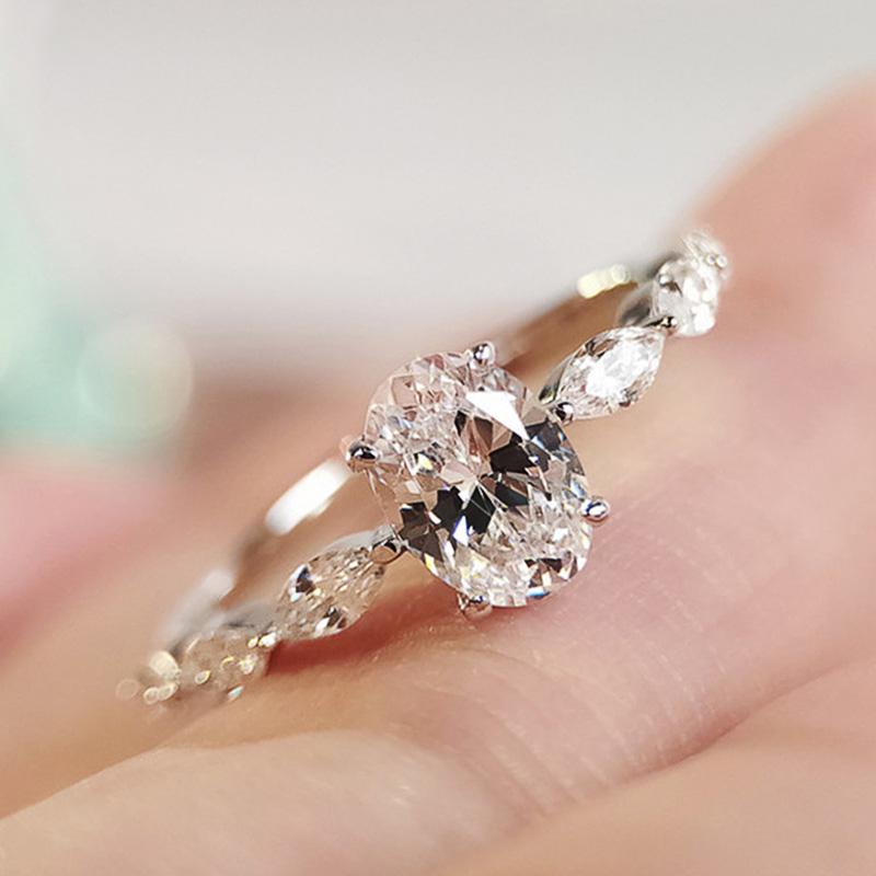 Huitan Zarte Damen Verlobungsringe AAA Zirkonia Silberfarbe Zarter Antrag Ring für Liebhaber Hochwertiger Ehering Schmuck 6&SILVER PLATED beige