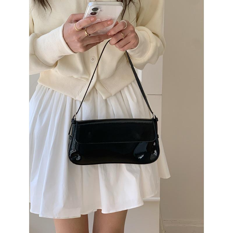 Koreanische Version der Retro-Ins-roten Lackleder-Glanztasche Unterarmtasche Umhängetasche Kleine Tasche Damen Vielseitige einfache Handytasche