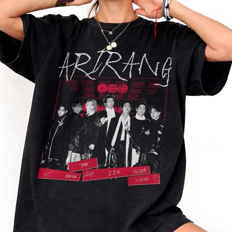 2026 BTS Mode Herren Damen Vintage Oberteil Bangtan Boys Hemd Kpop Hemd, Kpop Arirang Album, Geschenke für Fans Hip Hop Streetwear Übergroßes T-Shirt 4XL