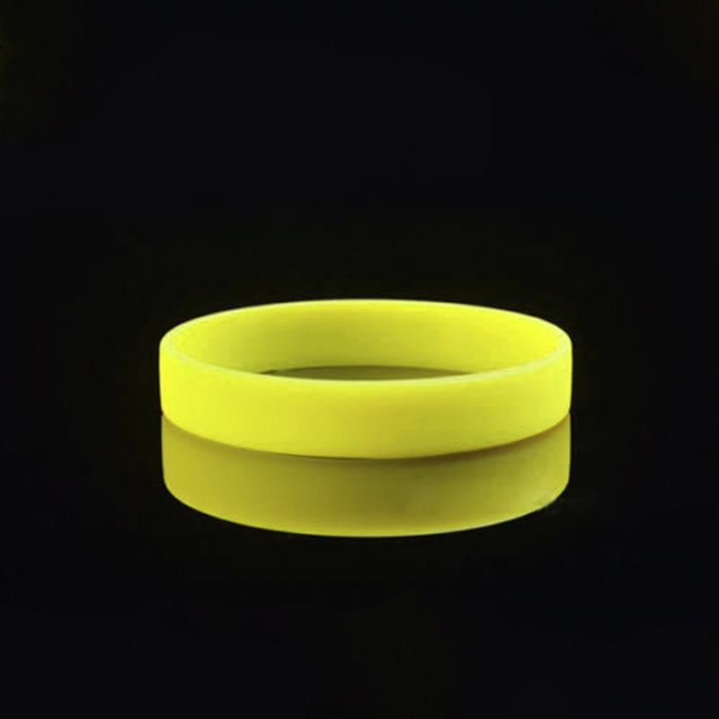 Silikon-Armband, einfarbig, für Kinder und Erwachsene, glänzender Punkt, leuchtendes Boden-Armband, abnehmbares Armband, Gummi-Handring 1pcs