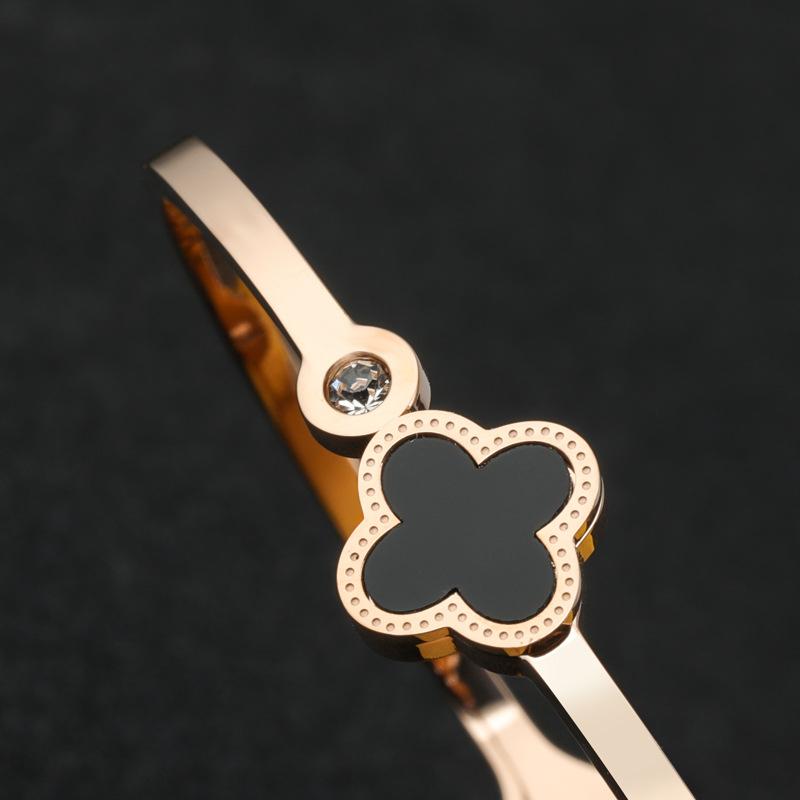 Klassisches vierblättriges Kleeblatt mit Diamanten Armband Damen Titan Stahl Armband Edelstahl Einfaches Armband Schmuck rose gold schwarz