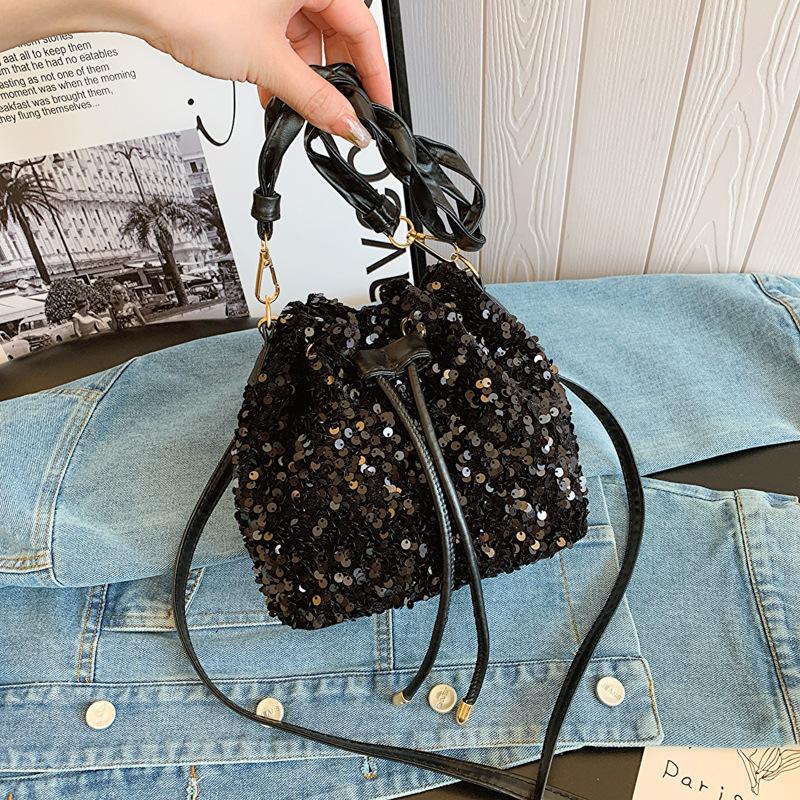 Lässige Persönlichkeit Frühling Trendige Bucket Bag Modisches Neues Nischendesign Einfache und Schöne Ein-Schulter Crossbody Bag gray