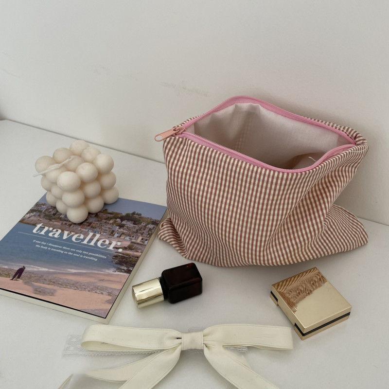 1pc Mode Relief Blumen Druck Kosmetik Tasche Leinwand Waschen Tasche Große Kapazität Frauen Reisen Kosmetik Tasche Make-Up Lagerung taschen 20*20cm