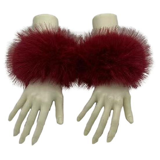 1 Paar Kunstfell-Handgelenkwärmer Flauschige Damen Plüsch-Ärmelstulpen Winddichtes Thermozubehör für Jacken Pullover wein rot