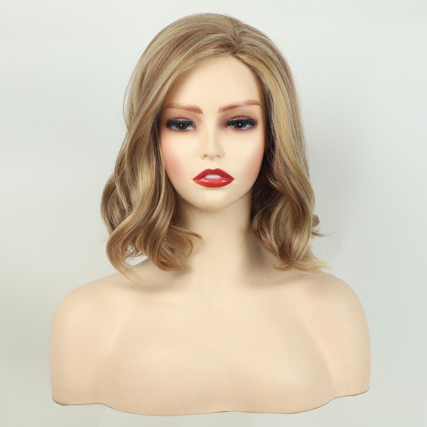 Synthetische, kurze, lockige Perücken, hellblond, gemischte braune Wellenperücke für Frauen, hitzebeständige Faser, Alltags-Cosplay-Perücke gold