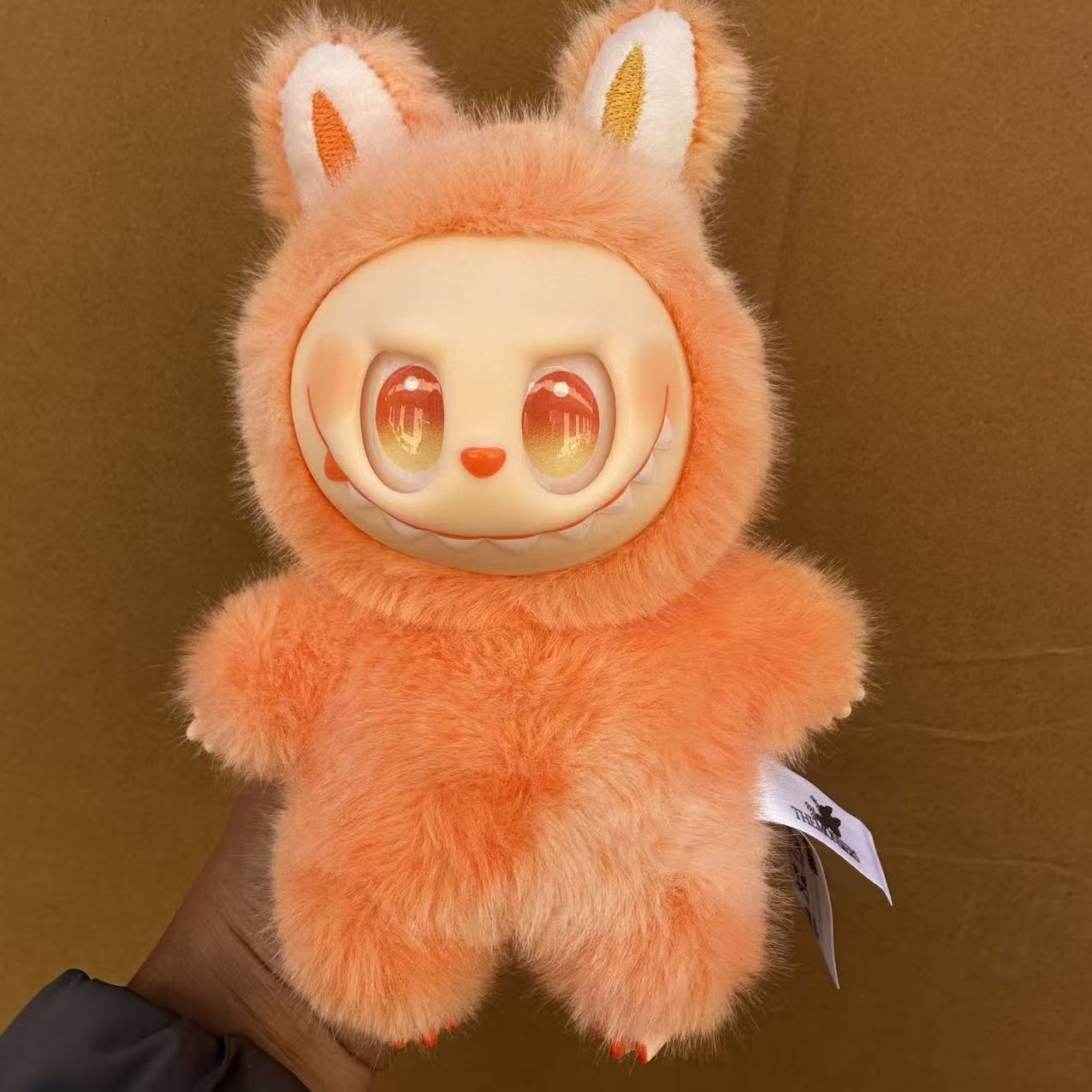 Labubu 3.0 Plüschpuppe Plüschtier Schlüsselanhänger Rucksack Dekoration Hochenergetischer Macaron Plüschanhänger mit Hasenohren Niedlicher Schlüsselanhänger Anhänger Geschenk für jedes Alter orange