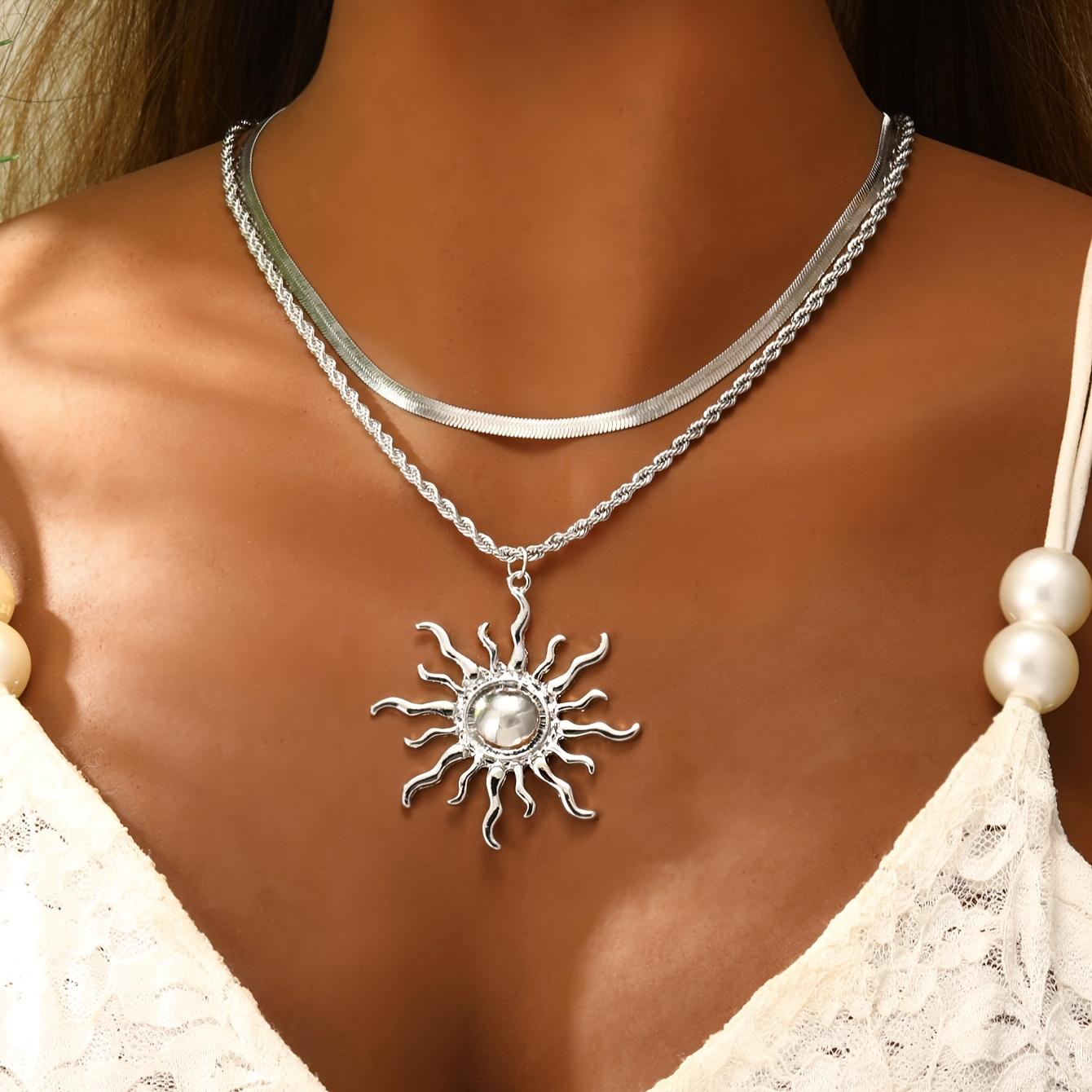 Elegante doppellagige Halskette mit Schlangenknochenkette und Sonnenflammen-Anhänger für Damen, Zinklegierung, ganzjähriges Modeschmuck-Accessoire silber