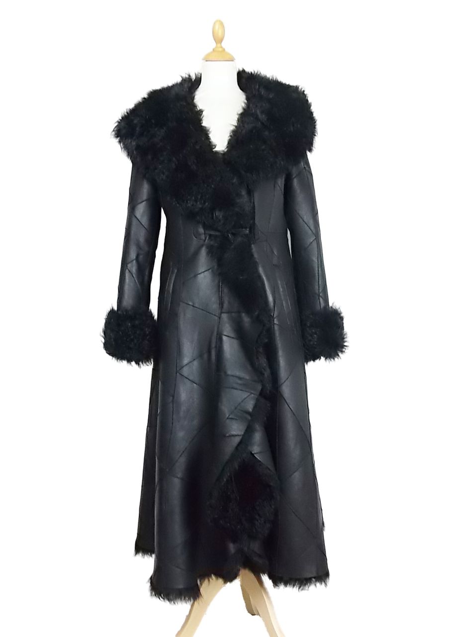 Damen Lammfellmantel Schwarz Nappa, Toscanafell 40