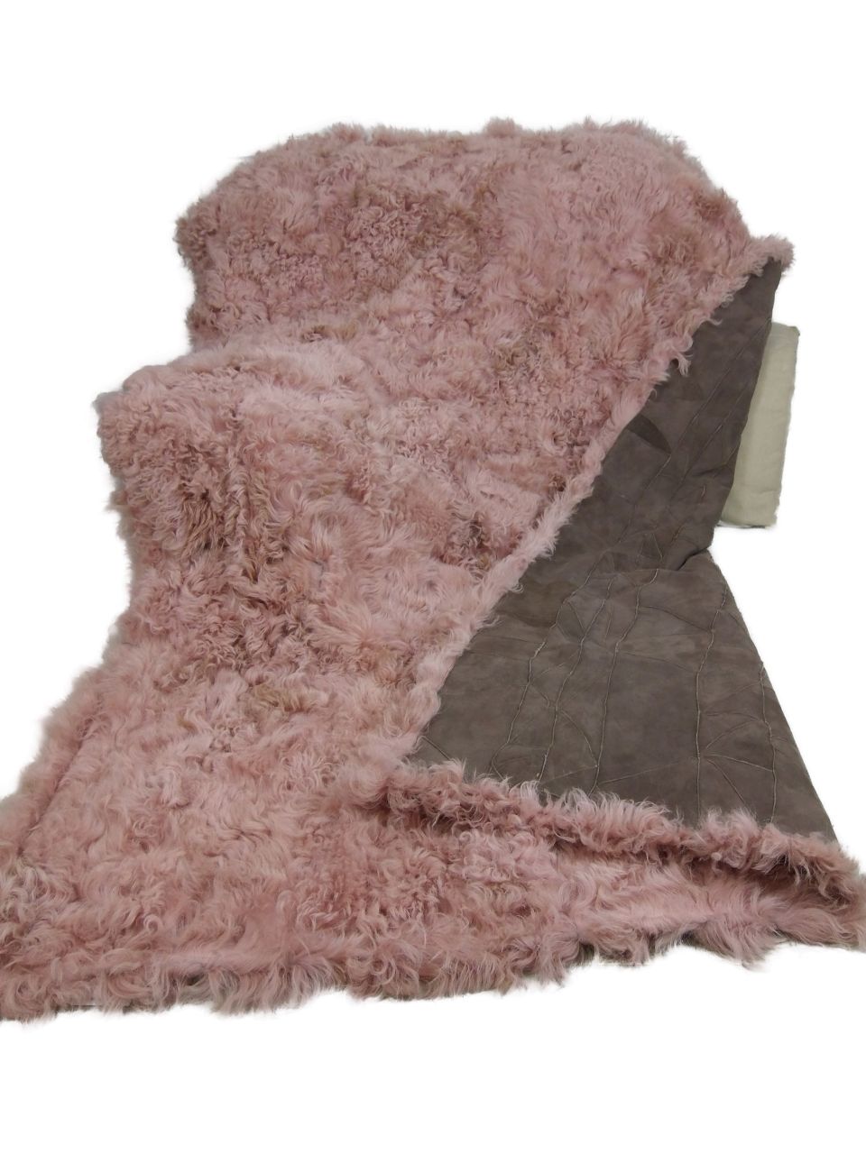 Wohndecke aus Merino Lammfell in Zartrosa
