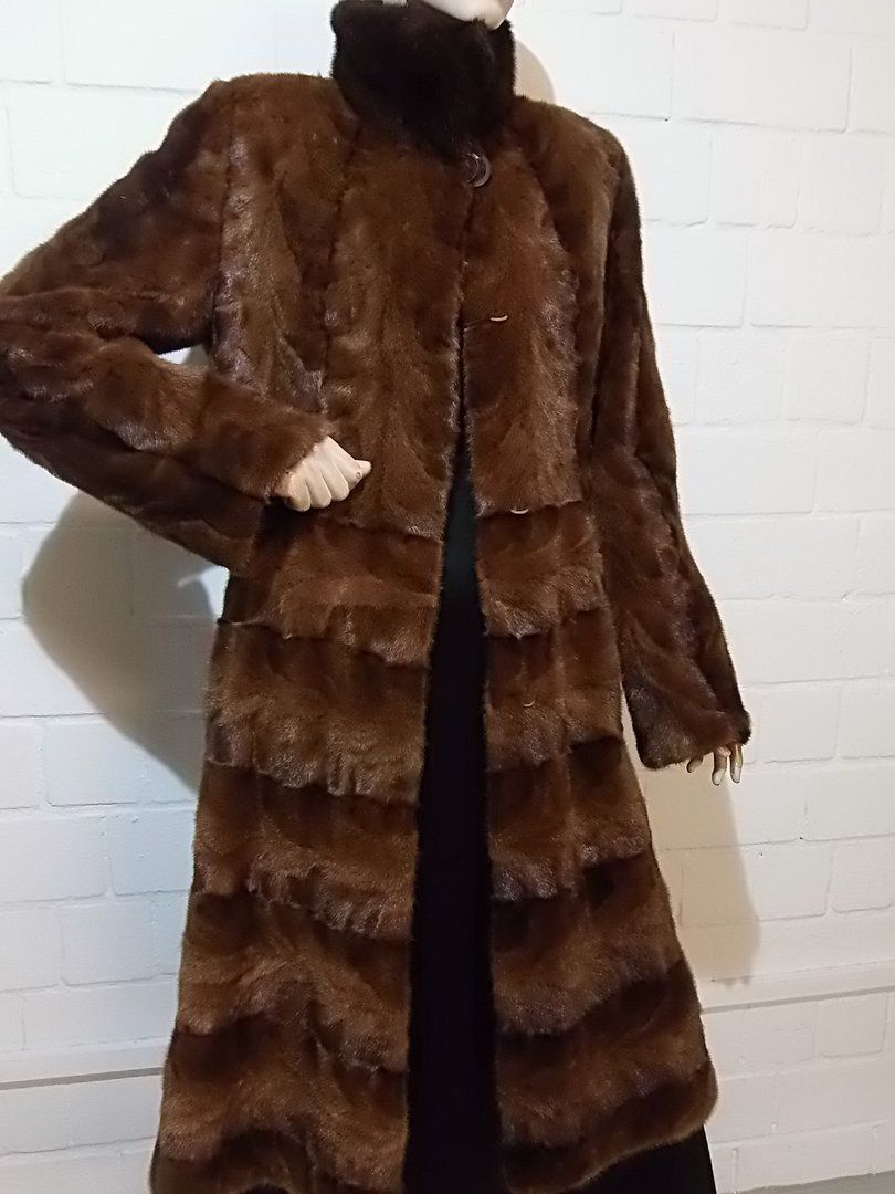 eleganter Mantel aus Nerzpfoten, Gr.:38