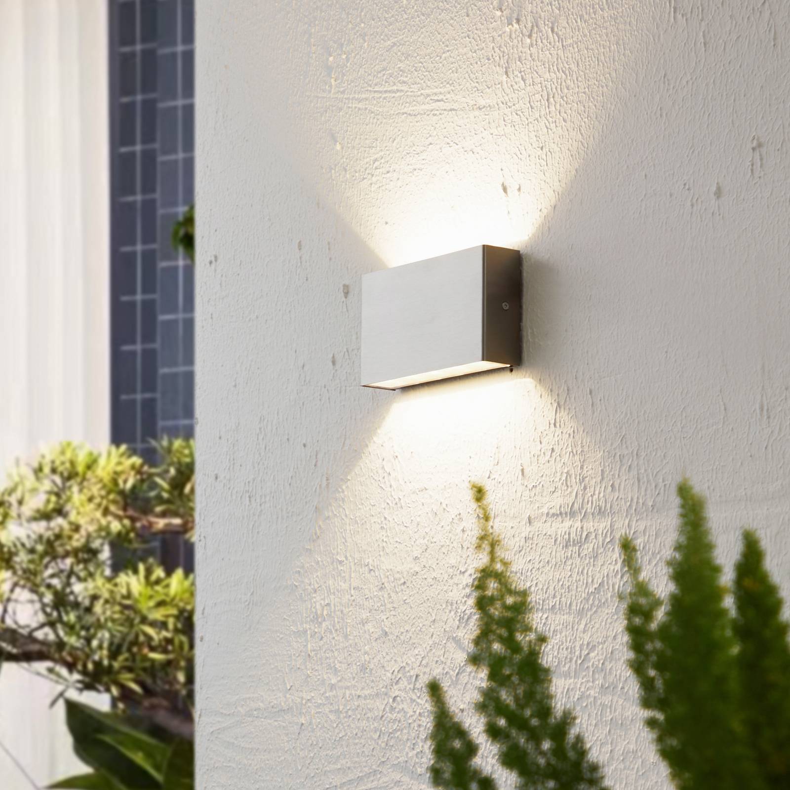 Arcchio LED-Außenwandlampe Karline, 1060 lm, Edelstahl, IP65