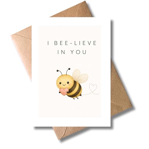 WBdesignz süße Motivationskarte mit Umschlag - Wortspiel I BEE-LIEVE IN YOU mit Biene & Herz - Karte zur Aufmunterung, Gute Besserung, Viel Erfolg für Prüfungsphasen, Motivation, Mutmacher (DIN A6)