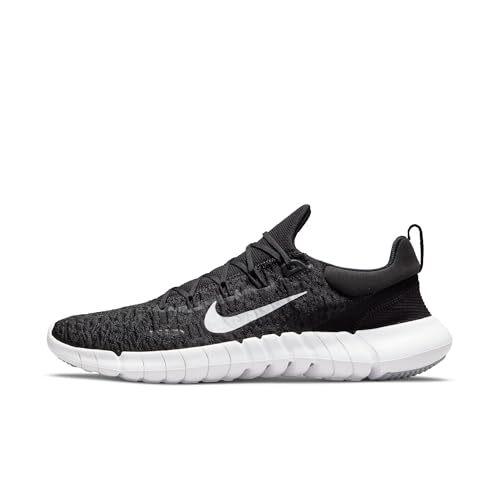 Nike Herren Free Run 5.0 Straßenlaufschuh, Schwarz Weiß Dk Smoke Grey, 42 EU