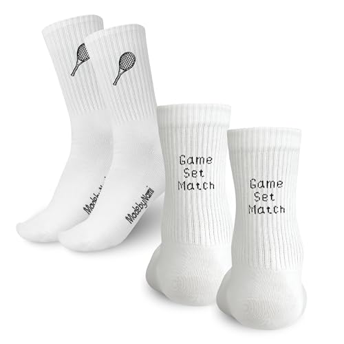 Made by Nami Tennissocken Weiß 38-44 Unisex aus Baumwolle mit Stickerei Game Set Match Lustige Tennis Socken mit Motiv Geschenkidee für Damen & Herren im 2 4 8 Paar Set