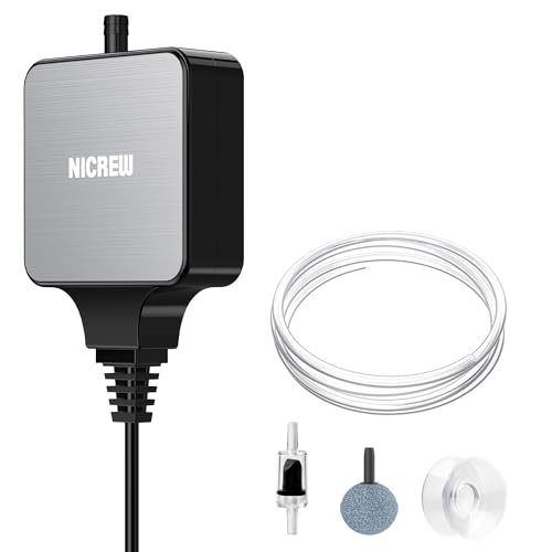 NICREW Nano Silent Mini Aquarium Luftpumpe, <33 dB, für Aquarien bis 40 L | Piezo-Keramik-Technologie | Ultraleiser Betrieb | 18 L/h Luftleistung | Nur 1,5 W Energieverbrauch | Kompaktes Design