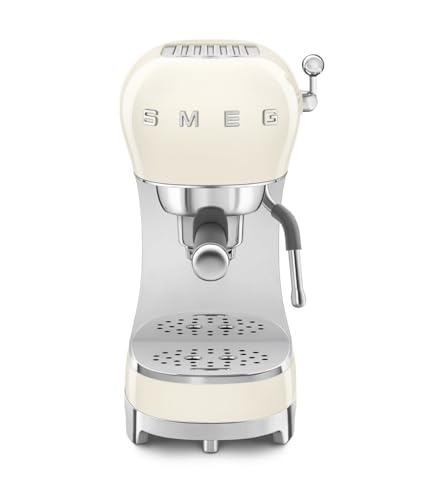 Smeg, Espresso-Kaffeemaschine ECF02CREU, Cappuccino-Dampfunktion, Thermoblock, großes Tassengehäuse und Doppelkaffeefunktion, 1 L Wassertank, benutzerfreundliches Bediensystem, 1350 W, Creme
