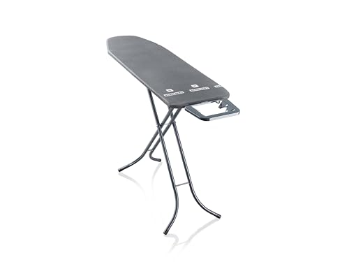 Leifheit Bügeltisch Classic M Black, Bügelbrett mit 120x38 cm kompakte Bügelfläche, platzsparend verstaubar, Feste Bügeleisenablage, stabiles höhenverstellbares Untergestell 69–88 cm, Rostschutz