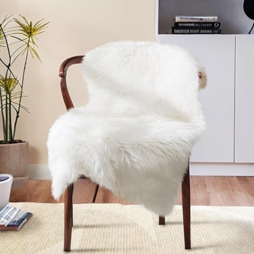 JXLOULAN Faux Lammfell Schaffell Teppich Weiß 60x90 cm, Weicher Flauschiger Teppich Wohnzimmer Deko, Longhair Fell Lammfellimitat Carpet für Stühle Sofa Schlafzimmer Kinderzimmer