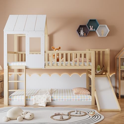 Gelukueub Etagenbett mit rechtwinkliger Leiter und Rutsche, Hausbett mit Dach und Fenster, Kinderbett mit Fallschutz und Gitter, Rahmen aus Kiefer, Natur+Weiß (90x200cm)