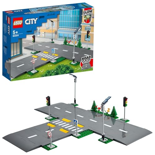 LEGO City Straßenkreuzung mit Ampeln, Bauset mit im Dunkeln leuchtenden Steinen 60304