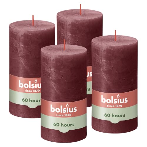 Bolsius Rustik Stumpenkerzen - Bordeauxrot - 4 Stück - 13 x 7 cm - Dekorative Haushaltkerzen - Natürliches Pflanzenwachs - Ohne Palmöl