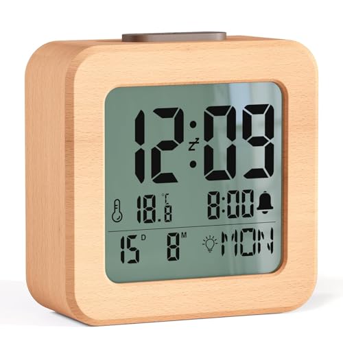 HERMIC Wecker Digital mit Echtholzgehäuse, Automatischer Lichtsensor, Temperaturanzeige, Datum und Wochentag, Schlummerfunktion, Batteriebetrieben (3 AAA-Batterien im Lieferumfang Enthalten)