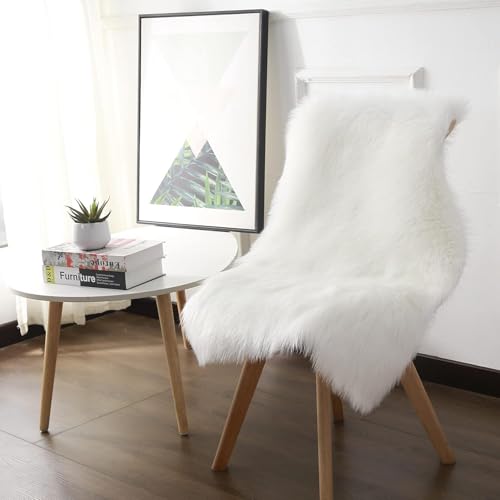 Topspitgo Lammfell Langhaarig, Weich Schaffell Teppich Flauschig Deko Fell für oder den Stuhl das Sofa Schlafzimmer,Wohnzimmer (Weiß, 60 x 90 cm)