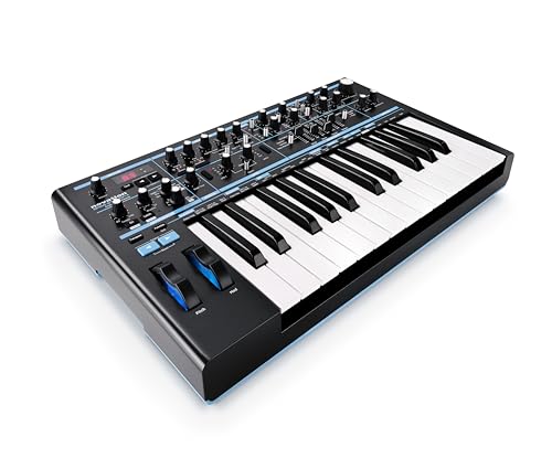 Novation Bass Station II, analoger, monophoner Synthesizer – bietet 64 Werksklänge, einen Pattern-basierten Step-Sequencer und Arpeggiator sowie zwei Oszillatoren mit zusätzlichem Suboszillator