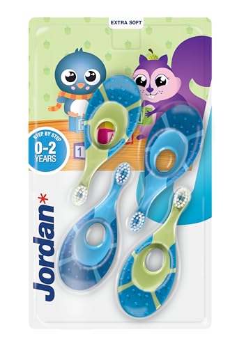Jordan ® | Step 1 Baby Zahnbürste | Baby Zahnbürste 0-2 Jahre | Die Original Kleinkindzahnbürste mit extra weichen Borsten und weichem Beißring für Babygummis und Easy Grip | Blau und Grün | 4-pack