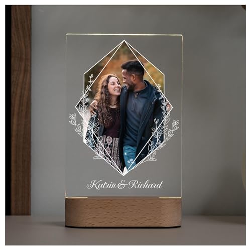 Geschenkfreude Acrylglas Bild mit Wunschname und Foto - Beleuchteter Bilderrahmen LED - Personalisierte Geschenke Foto mit Licht - Valentinstags Geschenke für Ihn und Sie - LED Deko mit UV-Druck